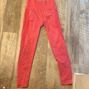 NVGTN LEGGINGS TOO SMALL FOR ME SIZE MEDIUM